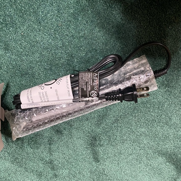 NWT Adagio Not so Mini flat iron- black - Picture 14 of 16